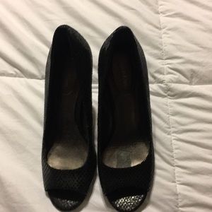 Women's black size 6 Calvin Klein heels.